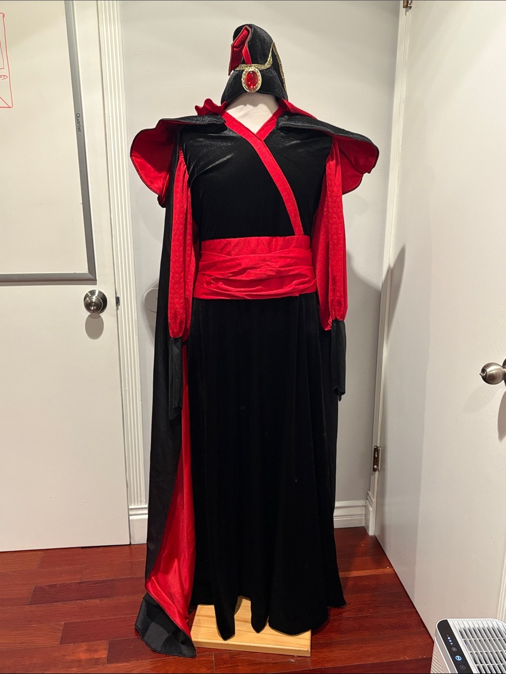 Disney Adult Jafar Aladdin Costume 3 Piece Set One Size Dress Cape Hat Black Red